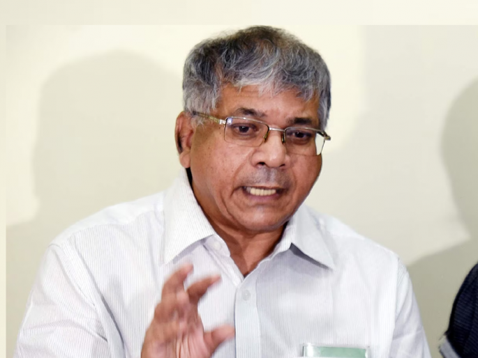 We are invitees only in Mahavikas Aghadi; Will not attend tomorrow's meeting: Prakash Ambedkar | महाविकास आघाडीमध्ये आम्ही फक्त निमंत्रक; उद्याच्या बैठकीला जाणार नाही: प्रकाश आंबेडकर We are invitees only in Mahavikas Aghadi; Will not attend tomorrow's meeting: Prakash Ambedkar | महाविकास आघाडीमध्ये आम्ही फक्त निमंत्रक; उद्याच्या बैठकीला जाणार नाही: प्रकाश आंबेडकर
