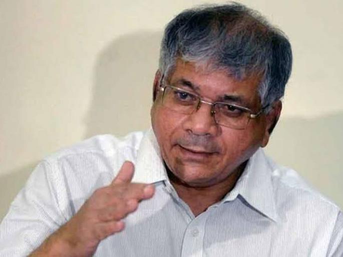  'NRC' is dangerous not only for Muslims but for all - Prakash Ambedkar | ‘एनआरसी’ केवळ मुस्लिमांसाठीच नव्हे, तर सर्वांसाठी घातक -  प्रकाश आंबेडकर