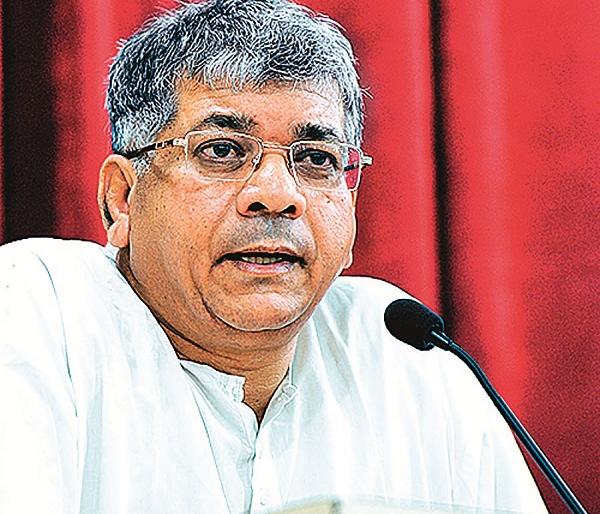 National anthem is present; Then What is the reason behind Vande Mataram's compulsion : Adv. Prakash Ambedkar | 'वंदे मातरम्'ला आमचाही विरोध, प्रकाश आंबेडकरांचा औवेसींच्या सुरात सूर