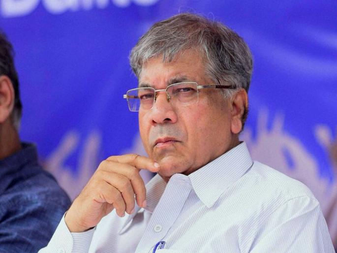 Prakash Ambedkar's role of 'Maharashtra Bandh' is out of the ordinary ' | ‘प्रकाश आंबेडकरांची ‘महाराष्ट्र बंद’ची भूमिका घटनाबाह्य’ Prakash Ambedkar's role of 'Maharashtra Bandh' is out of the ordinary ' | ‘प्रकाश आंबेडकरांची ‘महाराष्ट्र बंद’ची भूमिका घटनाबाह्य’