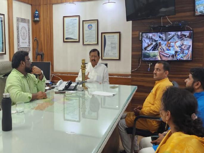 Start fodder camps in drought affected areas in Sangli district, Former MLA Prakash Shendge demand to the District Collector | सांगली जिल्ह्यात दुष्काळग्रस्त भागामध्ये चारा छावण्या सुरू करा, प्रकाश शेंडगे यांची जिल्हाधिकाऱ्यांकडे मागणी