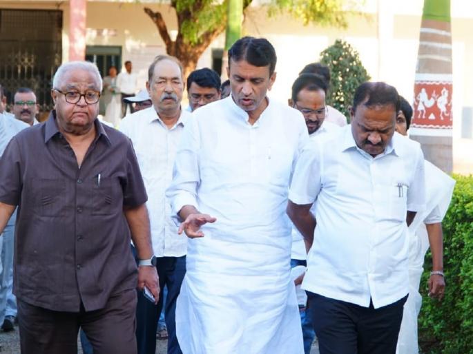 got a call from Sharad Pawar and the executive of the MSP Mandal's board was 'as it is' | ‘मोठ्या’ पवारांचा फोन आला अन् 'मशिप्र' मंडळाची कार्यकारिणी 'जैसे थे' got a call from Sharad Pawar and the executive of the MSP Mandal's board was 'as it is' | ‘मोठ्या’ पवारांचा फोन आला अन् 'मशिप्र' मंडळाची कार्यकारिणी 'जैसे थे'