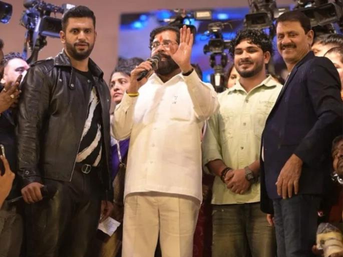 Dissatisfied MLA's displeasure with Shinde is resolved, Raj Surve, Balkrishna Breed from Shinde Sena as 'approved corporator'? | शिंदेंकडून आमदाराची नाराजी दूर, 'स्वीकृत नगरसेवक' पदी शिंदेसेनेतून राज सुर्वे, बाळकृष्ण ब्रीद? Dissatisfied MLA's displeasure with Shinde is resolved, Raj Surve, Balkrishna Breed from Shinde Sena as 'approved corporator'? | शिंदेंकडून आमदाराची नाराजी दूर, 'स्वीकृत नगरसेवक' पदी शिंदेसेनेतून राज सुर्वे, बाळकृष्ण ब्रीद?