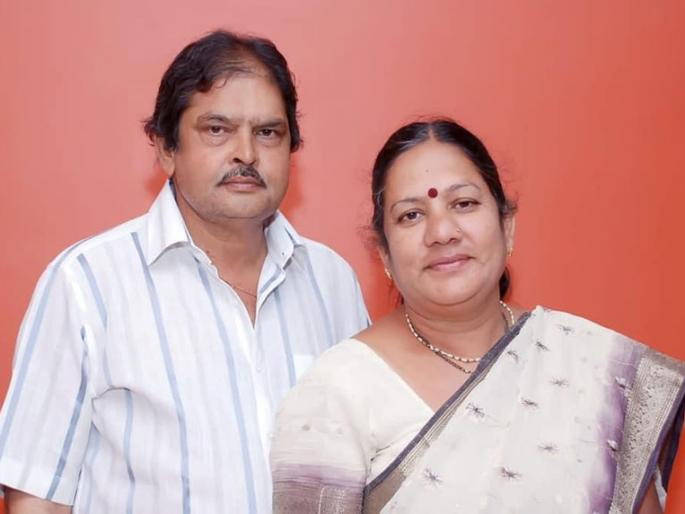 Coronary wife dies in hospital; At the same time the sick husband died at home | कोरोनाग्रस्त पत्नीचा रूग्णालयात मृत्यू; त्याचवेळी आजारी पतीचे घरात निधन Coronary wife dies in hospital; At the same time the sick husband died at home | कोरोनाग्रस्त पत्नीचा रूग्णालयात मृत्यू; त्याचवेळी आजारी पतीचे घरात निधन