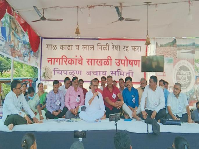 BJP state general secretary Pramod Jathar visited the Chiplun rescue committee hunger strike | नेत्यांकडे विकासाची दृष्टी आणि निधीसाठी हट्ट हवा : प्रमोद जठार BJP state general secretary Pramod Jathar visited the Chiplun rescue committee hunger strike | नेत्यांकडे विकासाची दृष्टी आणि निधीसाठी हट्ट हवा : प्रमोद जठार