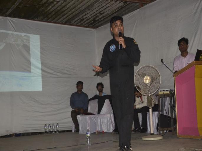NASA scientist Praneet Patil's One-Day Camp on Information and Career Guidance on Terror | कशेळीत अंतराळा विषयी माहितीचे व करीअर मार्गदर्शनावर नासाचे शास्त्रज्ञ प्रणित पाटील यांचे एकदिवसीय शिबीर NASA scientist Praneet Patil's One-Day Camp on Information and Career Guidance on Terror | कशेळीत अंतराळा विषयी माहितीचे व करीअर मार्गदर्शनावर नासाचे शास्त्रज्ञ प्रणित पाटील यांचे एकदिवसीय शिबीर