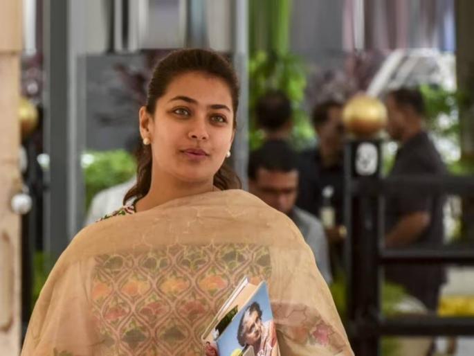 "By coming through back roads, manipulating EVMs...", Praniti Shinde's big accusation against BJP | "मागच्या रस्त्याने येऊन, ईव्हीएम मॅनिप्युलेट करून...", प्रणिती शिंदेंचा भाजपवर मोठा आरोप "By coming through back roads, manipulating EVMs...", Praniti Shinde's big accusation against BJP | "मागच्या रस्त्याने येऊन, ईव्हीएम मॅनिप्युलेट करून...", प्रणिती शिंदेंचा भाजपवर मोठा आरोप