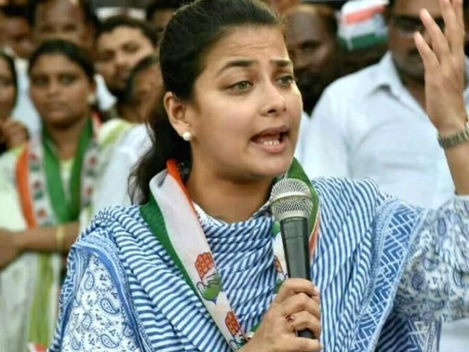 What should we think of those who were not ours; Answer by MLA Praniti Shinde | जे आमचे नव्हतेच, त्यांचा विचार कशाला करावा; आमदार प्रणिती शिंदे यांचे उत्तर What should we think of those who were not ours; Answer by MLA Praniti Shinde | जे आमचे नव्हतेच, त्यांचा विचार कशाला करावा; आमदार प्रणिती शिंदे यांचे उत्तर