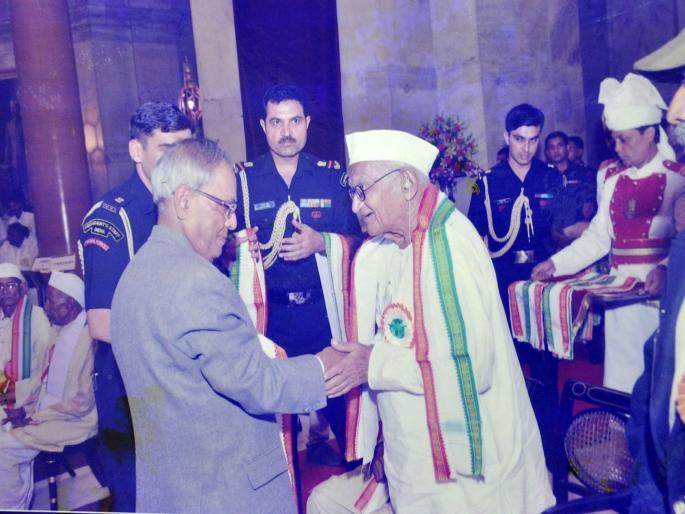 Freedom fighter Pranjivan Jani Passes away | स्वातंत्र्यसैनिक प्राणजीवन जानी यांचे निधन, यवतमाळवर शोककळा Freedom fighter Pranjivan Jani Passes away | स्वातंत्र्यसैनिक प्राणजीवन जानी यांचे निधन, यवतमाळवर शोककळा