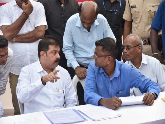 The hunger strike of 725 casual workers in BEST's electricity supply division was called off with the intervention of BJP MLA Prasad Lad. | बेस्टच्या नैमित्तिक कामगारांची दिवाळी होणार 'बेस्ट'; आमदार प्रसाड लाड यांनी दिला न्याय The hunger strike of 725 casual workers in BEST's electricity supply division was called off with the intervention of BJP MLA Prasad Lad. | बेस्टच्या नैमित्तिक कामगारांची दिवाळी होणार 'बेस्ट'; आमदार प्रसाड लाड यांनी दिला न्याय