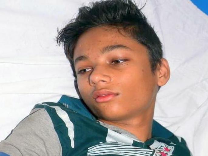 A school shooter has been injured in the shooting | बंदूकीतून सुटलेल्या छ-र्याने शाळकरी नेमबाज जखमी