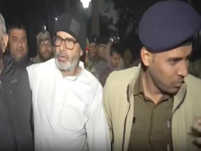 Prashant Kishor, on fast demanding cancellation of Bihar exam, detained | Prashant Kishore Arrested : प्रशांत किशोर यांना पोलिसांनी केली अटक; भल्या पहाटे BPSC आंदोलनात राडा Prashant Kishor, on fast demanding cancellation of Bihar exam, detained | Prashant Kishore Arrested : प्रशांत किशोर यांना पोलिसांनी केली अटक; भल्या पहाटे BPSC आंदोलनात राडा