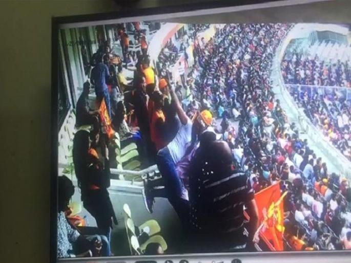IPL 2019: Telugu TV actress Prashanthi booked by police for creating nuisance in the stands during SRH-KKR game | आयपीएल सामन्याच्या दरम्यान या अभिनेत्रीने केला हंगामा, तिच्याविरोधात करण्यात आली तक्रार IPL 2019: Telugu TV actress Prashanthi booked by police for creating nuisance in the stands during SRH-KKR game | आयपीएल सामन्याच्या दरम्यान या अभिनेत्रीने केला हंगामा, तिच्याविरोधात करण्यात आली तक्रार