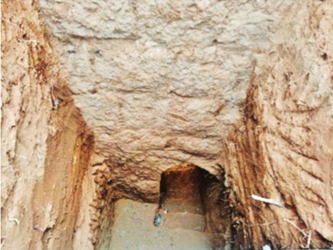 A hidden door was found in the mud at Fort Pratapgad | किल्ले प्रतापगडावरील विस्मृतीत गेलेली ‘चोरवाट’ प्रकाशात! शिवकालीन वैभव जगासमोर आले A hidden door was found in the mud at Fort Pratapgad | किल्ले प्रतापगडावरील विस्मृतीत गेलेली ‘चोरवाट’ प्रकाशात! शिवकालीन वैभव जगासमोर आले