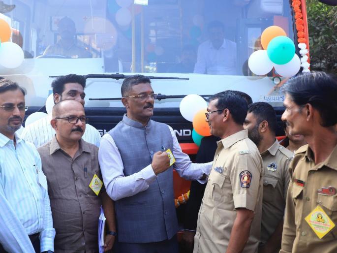 "2640 new buses will be added to the ST fleet this year," Pratap Sarnaik informed. | "या वर्षात एसटीच्या ताफ्यात दाखल होतील २६४० नव्या बस’’, प्रताप सरनाईक यांनी दिली माहिती "2640 new buses will be added to the ST fleet this year," Pratap Sarnaik informed. | "या वर्षात एसटीच्या ताफ्यात दाखल होतील २६४० नव्या बस’’, प्रताप सरनाईक यांनी दिली माहिती