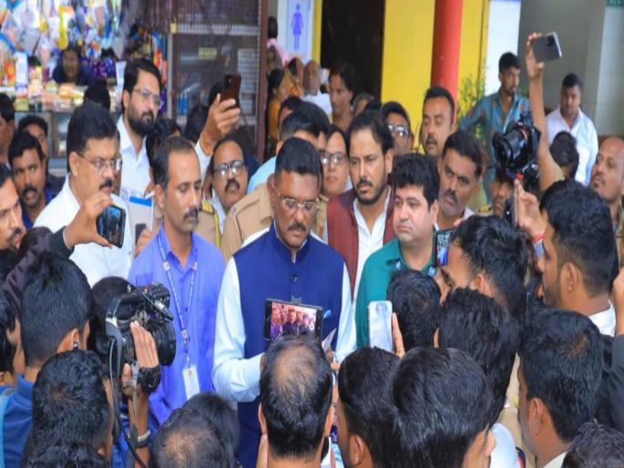 Swargate bus stand development on PPP basis, Shivajinagar work to be done by Metro - Pratap Sarnaik | स्वारगेट बसस्थानकाचा विकास पीपीपी तत्त्वावर, तर शिवाजीनगरचे काम ‘मेट्रो’कडे - प्रताप सरनाईक Swargate bus stand development on PPP basis, Shivajinagar work to be done by Metro - Pratap Sarnaik | स्वारगेट बसस्थानकाचा विकास पीपीपी तत्त्वावर, तर शिवाजीनगरचे काम ‘मेट्रो’कडे - प्रताप सरनाईक