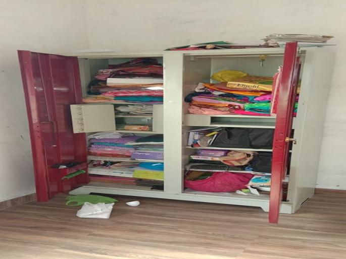 After 47 years, theft in the village: Lakhs of two lakhs | 47 वर्षानंतर गावात झाली चोरी : दोन लाखाचा ऐवज लंपास