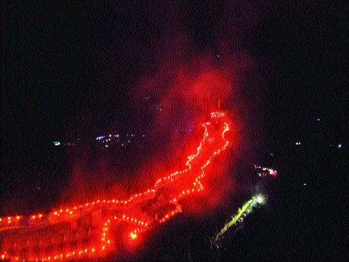 pratapgadh News | ३५९ मशालींनी उजळला प्रतापगड