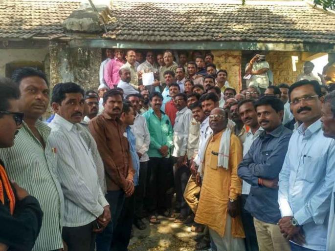 Give the farmers a price for their crops - Prataprao Jadhav | शेतक-यांच्या पिकाला भाव द्या - प्रतापराव जाधव Give the farmers a price for their crops - Prataprao Jadhav | शेतक-यांच्या पिकाला भाव द्या - प्रतापराव जाधव