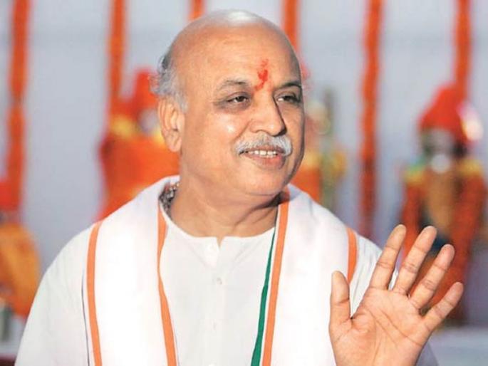 Pravin Togadia in Gujarat hospital, unconsciously started treatment | प्रवीण तोगडिया गुजरातच्या रुग्णालयात बेशुद्धावस्थेत, उपचार सुरु Pravin Togadia in Gujarat hospital, unconsciously started treatment | प्रवीण तोगडिया गुजरातच्या रुग्णालयात बेशुद्धावस्थेत, उपचार सुरु