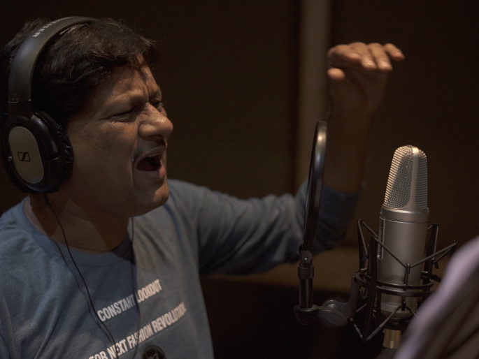 Praveen Kuvar's new song 'Tu mazi beauty queen' | प्रवीण कुवर यांचे नवे धम्माकेदार गाणे 'तू माझी ब्युटीक्वीन' Praveen Kuvar's new song 'Tu mazi beauty queen' | प्रवीण कुवर यांचे नवे धम्माकेदार गाणे 'तू माझी ब्युटीक्वीन'