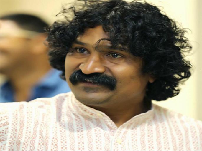 writer- director praveen tarade beaten | अाराराSSS! 'मुळशी पॅटर्न'मध्ये गुंडांना नाचविले; दिग्दर्शक प्रविण तरडेंना मारहाण