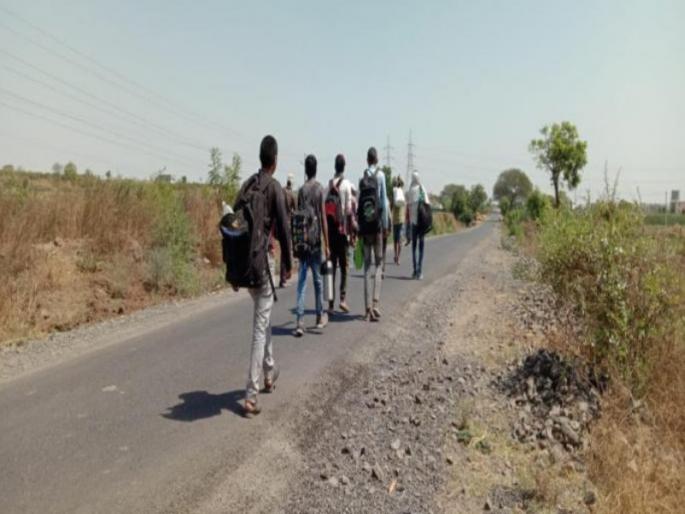 Please, don't come to the village; village citizens request to city person | बाबांनो, आमच्यावर उपकार करा, गावाला यायचा अट्टहास काय करू नका... Please, don't come to the village; village citizens request to city person | बाबांनो, आमच्यावर उपकार करा, गावाला यायचा अट्टहास काय करू नका...