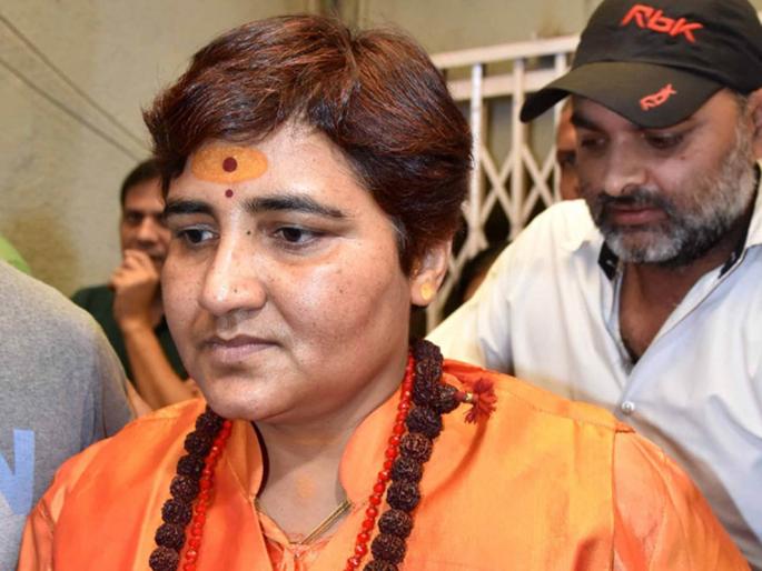 bhopal bjp mp sadhvi pragya eid meet muslim cleric | ईदच्या शुभेच्छा देण्यासाठी प्रज्ञा सिंह ठाकूर यांनी गाठले काजींचं घर