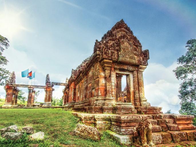 Why did a 900-year-old Shiva temple become the cause of war between Thailand and Cambodia? The Prime Minister had to leave his chair | तब्बल ९०० वर्ष जुनं शिव मंदिर का बनलं थायलंड अन् कंबोडियातील युद्धाचं कारण? पंतप्रधानांना सोडावी लागली खुर्ची Why did a 900-year-old Shiva temple become the cause of war between Thailand and Cambodia? The Prime Minister had to leave his chair | तब्बल ९०० वर्ष जुनं शिव मंदिर का बनलं थायलंड अन् कंबोडियातील युद्धाचं कारण? पंतप्रधानांना सोडावी लागली खुर्ची