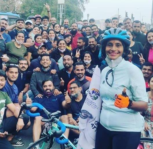 Pune women travels becomes the fastest women to cross golden quadrilateral in 25 days on bicycle. Attempts world record. | २५ दिवसात सायकल वरून पुणे ते पुणे व्हाया दिल्ली चेन्नई कोलकत्ता ! ६००० किमी प्रवास करत पुण्यातील महिलेचे वर्ल्ड रेकॉर्ड. Pune women travels becomes the fastest women to cross golden quadrilateral in 25 days on bicycle. Attempts world record. | २५ दिवसात सायकल वरून पुणे ते पुणे व्हाया दिल्ली चेन्नई कोलकत्ता ! ६००० किमी प्रवास करत पुण्यातील महिलेचे वर्ल्ड रेकॉर्ड.