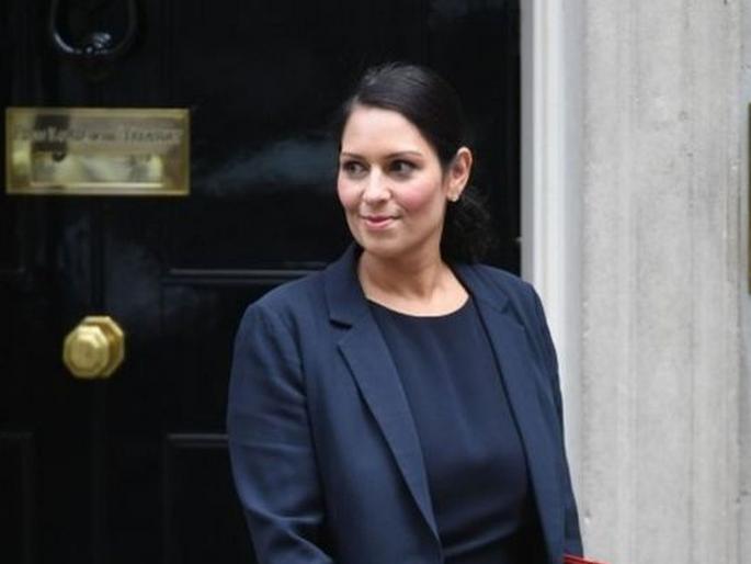Indian origin Preeti Patel becomes British Home Minister | भारतीय वंशाच्या प्रीती पटेल बनल्या ब्रिटनच्या गृहमंत्री Indian origin Preeti Patel becomes British Home Minister | भारतीय वंशाच्या प्रीती पटेल बनल्या ब्रिटनच्या गृहमंत्री