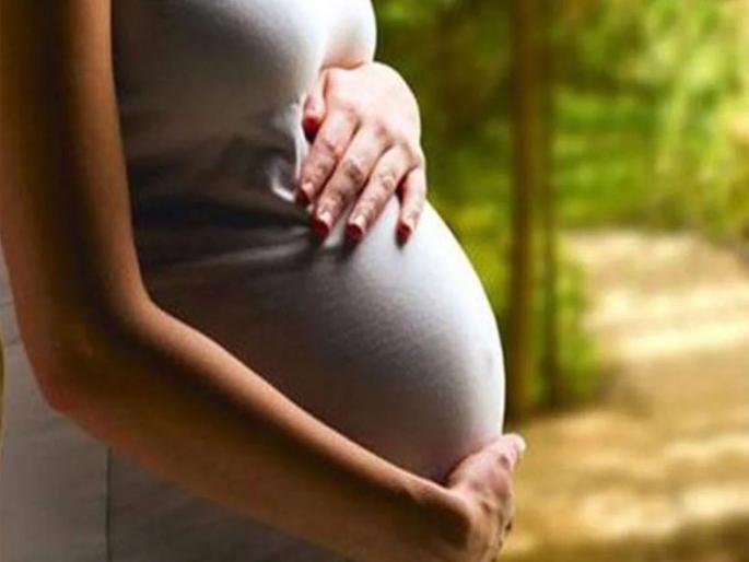 Despite being sterilized 5 times, she became pregnant 25 times in 2.5 years at agra, UP | ५ वेळा नसबंदी तरीही अडीच वर्षात २५ वेळा प्रेग्नेंट; महिलेचा कारनामा, सरकारलाच गंडवलं