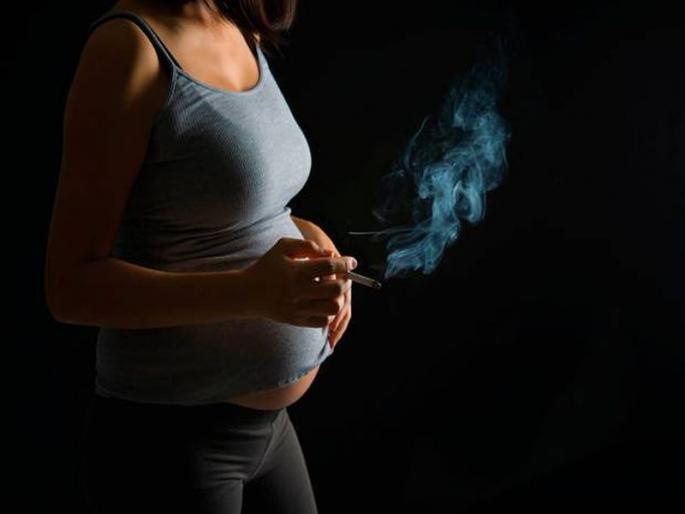 This negligence of parents can only take the child into the womb addiction | आई-वडिलांच्या बेजबाबदारपणामुळे बाळाला गर्भातच लागू शकते नशेची सवय! This negligence of parents can only take the child into the womb addiction | आई-वडिलांच्या बेजबाबदारपणामुळे बाळाला गर्भातच लागू शकते नशेची सवय!