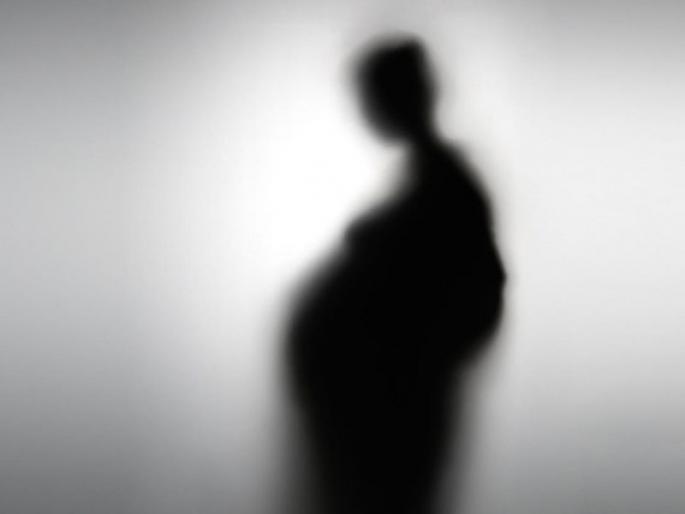 Murder by strangulation of pregnant bride at Chaprad | माहेरहून पैसे मागवण्यासाठी सासरच्यांचा तगादा; गर्भवती सुनेची गळा आवळून हत्या Murder by strangulation of pregnant bride at Chaprad | माहेरहून पैसे मागवण्यासाठी सासरच्यांचा तगादा; गर्भवती सुनेची गळा आवळून हत्या