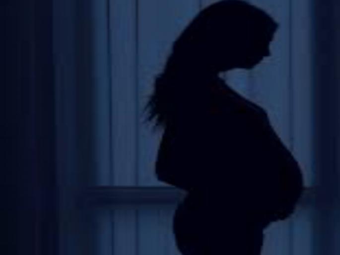 pregnant wife gets corona positive then husband refuses to recognize know what happened | CoronaVirus News : गर्भवती पत्नीला कोरोनाची लागण झाल्याचे समजताच पतीने रुग्णालयातून पळ काढला pregnant wife gets corona positive then husband refuses to recognize know what happened | CoronaVirus News : गर्भवती पत्नीला कोरोनाची लागण झाल्याचे समजताच पतीने रुग्णालयातून पळ काढला