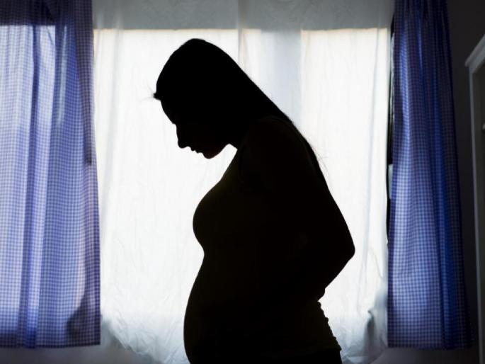 Pregnant woman kicked in the stomach, saying she will have a fourth daughter; two-month-old fetus dies | 'तुला चौथीही मुलगीच होणार', म्हणत गर्भवतीच्या पोटात पती, सासू-सासऱ्यांकडून लाथांचे प्रहार