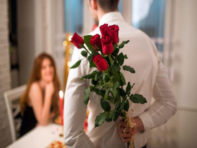 Love burst in happy moments, Valentine's lovers blown away | प्रेमाला फुटले धुमारे, व्हॅलेंटाइनला प्रेमीयुगुलांना वारे झाले न्यारे! Love burst in happy moments, Valentine's lovers blown away | प्रेमाला फुटले धुमारे, व्हॅलेंटाइनला प्रेमीयुगुलांना वारे झाले न्यारे!