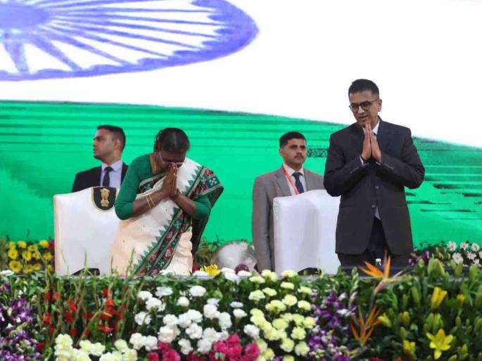 president droupadi murmu praises cji dy chandrachud for speech in hindi at jharkhand high court program | “CJI चंद्रचूड यांच्यामुळे इतरांनाही प्रेरणी मिळेल”; राष्ट्रपती द्रौपदी मुर्मू यांनी केले कौतुक president droupadi murmu praises cji dy chandrachud for speech in hindi at jharkhand high court program | “CJI चंद्रचूड यांच्यामुळे इतरांनाही प्रेरणी मिळेल”; राष्ट्रपती द्रौपदी मुर्मू यांनी केले कौतुक