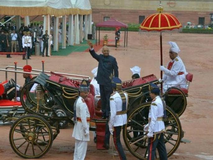 Republic Day: know about the Indian President's Buggy? | Republic Day : राष्ट्रपतींच्या बग्गीबद्दल तुम्हाला माहिती आहे का? Republic Day: know about the Indian President's Buggy? | Republic Day : राष्ट्रपतींच्या बग्गीबद्दल तुम्हाला माहिती आहे का?