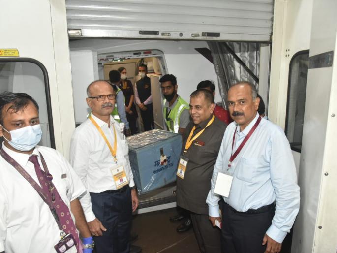 283 mla cast vote for president election 2022 four mla disenfranchised | राष्ट्रपतिपदासाठी २८३ आमदारांचे मतदान; चौघे मतदानापासून वंचित, मतपेटी दिल्लीकडे रवाना 283 mla cast vote for president election 2022 four mla disenfranchised | राष्ट्रपतिपदासाठी २८३ आमदारांचे मतदान; चौघे मतदानापासून वंचित, मतपेटी दिल्लीकडे रवाना