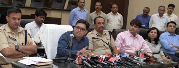 40 thousand workers ready for the elections in Nagpur and Ramtek Lok Sabha constituencies | नागपूर व रामटेक लोकसभा मतदारसंघ निवडणुकीसाठी ४० हजार कर्मचारी सज्ज 40 thousand workers ready for the elections in Nagpur and Ramtek Lok Sabha constituencies | नागपूर व रामटेक लोकसभा मतदारसंघ निवडणुकीसाठी ४० हजार कर्मचारी सज्ज