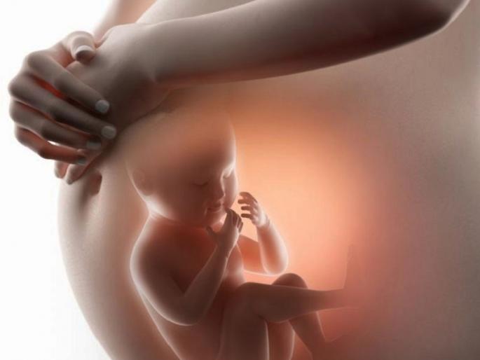 This unborn baby undergoes spina bifida treatment in moms womb | हा तर चमत्कारच... आईच्या गर्भातच झाली बाळाची सर्जरी!