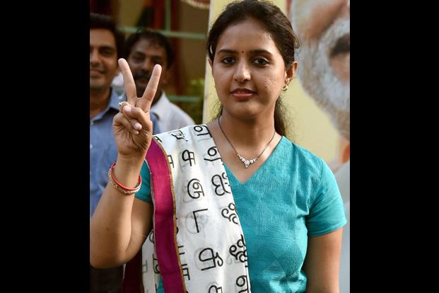 Nine MPs are social services, and eighteen farmers! | नऊ खासदारांचा व्यवसाय समाजसेवा, तर अठरा जण शेतकरी!