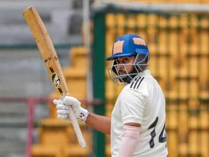 Prithvi Shaw bats against Mumbai in practice match | सराव सामन्यात पृथ्वी शॉ मुंबईविरुद्ध तळपला, तंबूत जाता जाता भडकला...