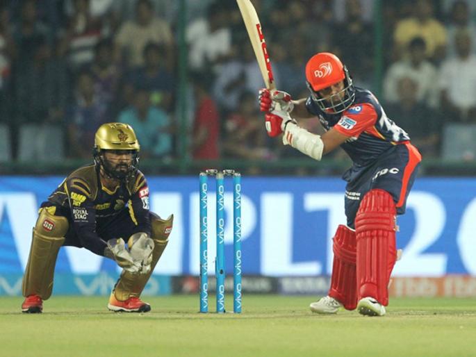 ipl 2018 prithvi shaw helicopter shot on mitchell johnson ball | IPL 2018 : पृथ्वीचा 'शॉ'नदार 'हेलिकॉप्टर शॉट' पाहिलात का?... लय भारी हाणलाय!
