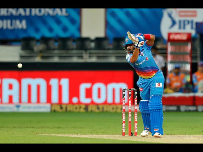 RCB vs DC Latest News : Prithvi Shaw hit three boundary in first over of Isuru Udana, watch Video | RCB vs DC Latest News : पृथ्वी शॉची फटकेबाजी अन् विराट कोहलीच्या चेहऱ्यावर वाजले बारा, पाहा Video