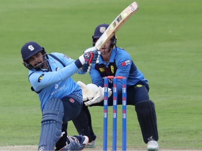 Prithvi Shaw scored 429 runs in four innings for Northamptonshire, but he will take no further part in the ongoing One-Day Cup competition due to injury | ४ सामन्यांत ४२९ धावा करणाऱ्या पृथ्वी शॉ याच्यावर नशीब रुसलं; अचानक घ्यावी लागली माघार