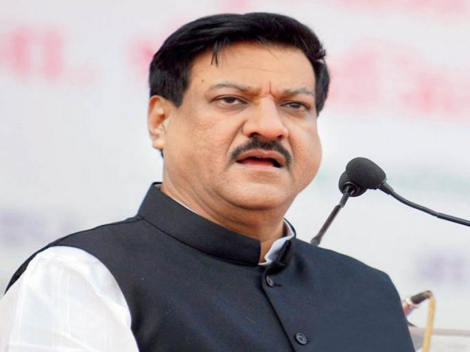 Raid only for settlement; Prithviraj Chavan's allegations; Only 21 per cent vaccination in the country, yet the event pdc | Prithviraj Chavan : तोडपाणी करण्यासाठीच छापासत्र; पृथ्वीराज चव्हाण यांचा आरोप; देशात २१ टक्केच लसीकरण, तरीही इव्हेंट Raid only for settlement; Prithviraj Chavan's allegations; Only 21 per cent vaccination in the country, yet the event pdc | Prithviraj Chavan : तोडपाणी करण्यासाठीच छापासत्र; पृथ्वीराज चव्हाण यांचा आरोप; देशात २१ टक्केच लसीकरण, तरीही इव्हेंट