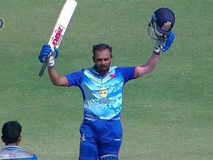 Syed Mushtaq Ali Trophy: Maiden hundred for Captain Prithvi Shaw in T20 format, 134 runs from just 61 balls including 13 fours and 9 sixes | Prithvi Shawने २२ चेंडूंत कुटल्या १०६ धावा; ट्वेंटी-२० क्रिकेटमध्ये मोडला रोहित शर्माचा १५ वर्षांपूर्वीचा विक्रम