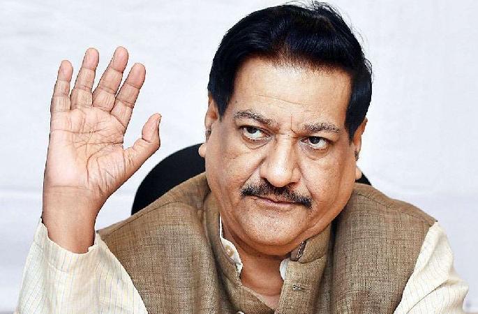 Congress will also have to fight on social media to stop the BJP's propaganda says Prithviraj Chauhan | २०२४ मध्ये सोशल मीडियावरही भाजपला टक्कर द्यावी लागेल : पृथ्वीराज चव्हाण